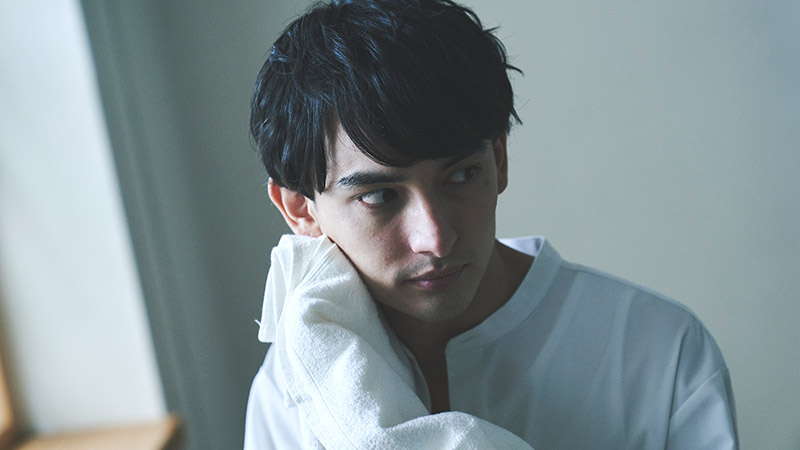 水またはぬるま湯で洗い流すイメージ写真